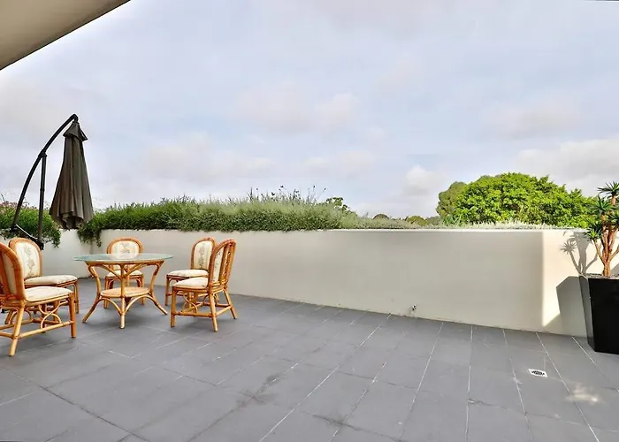 Lumiere Sanctuary - Antique Elegance With Parking
