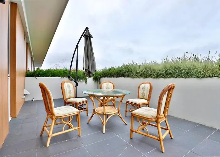 Lumiere Sanctuary - Antique Elegance With Parking