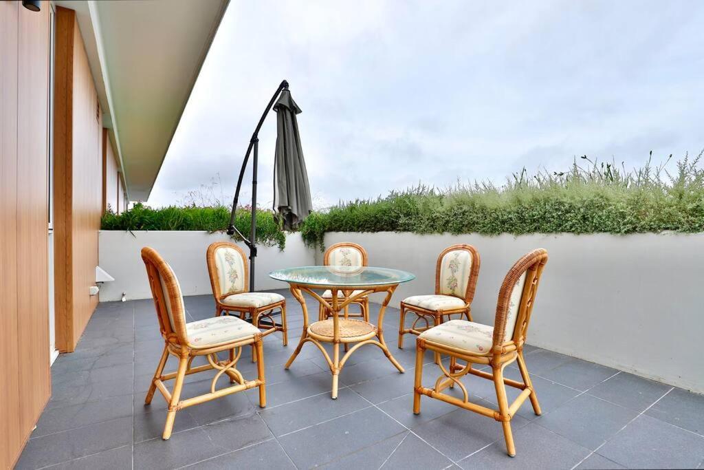 Lumiere Sanctuary - Antique Elegance With Parking Apartment Sydney