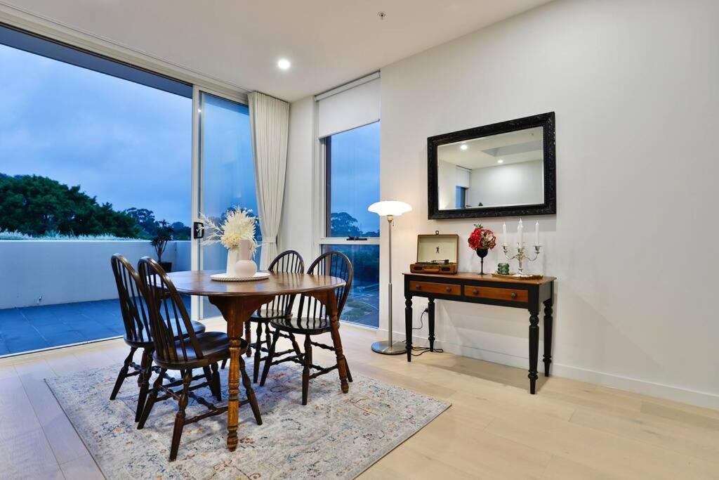 Apartment Lumiere Sanctuary - Antique Elegance With Parking Sydney